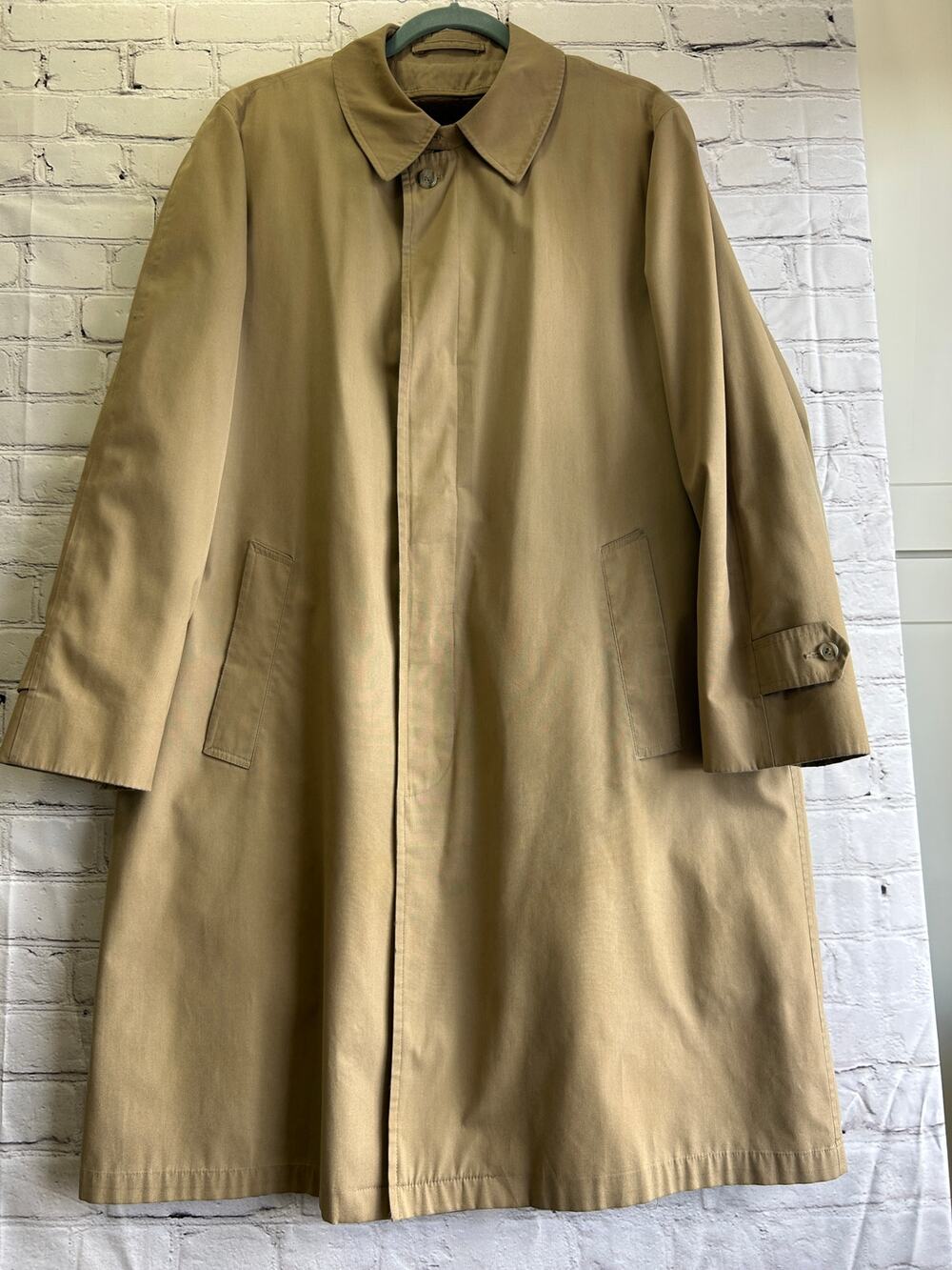 Botany 500 mens tan lined raincoat 42 Reg